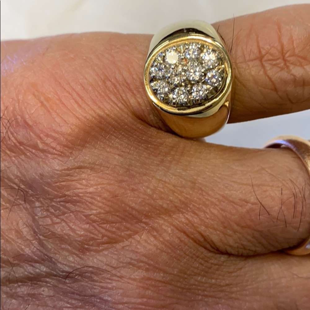 14k gold diamond ring .With .050 ct w diamond. - Picture 6 of 7